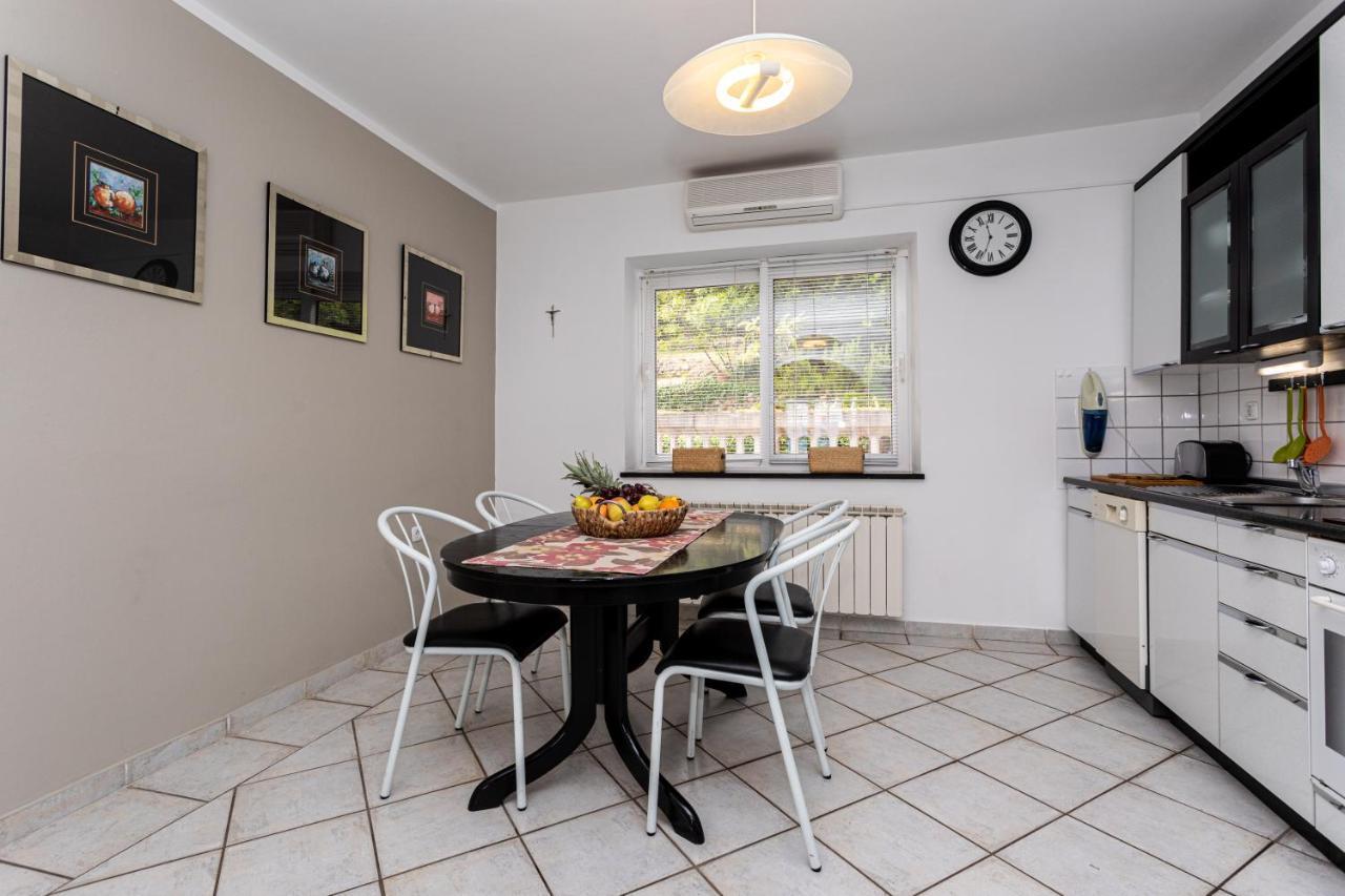 Apartman Maris Vrbnik Εξωτερικό φωτογραφία